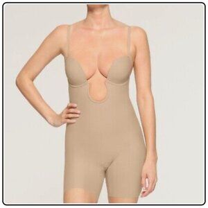 Skims deep plunge shapewear mid-thigh bodysuit sienna color xs